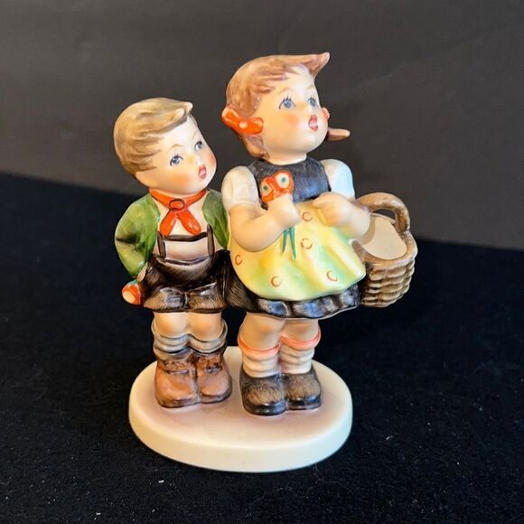 Vintage Hummel “To Market” Figurine Germany Blue Bee mark. - Picture 1 of 5